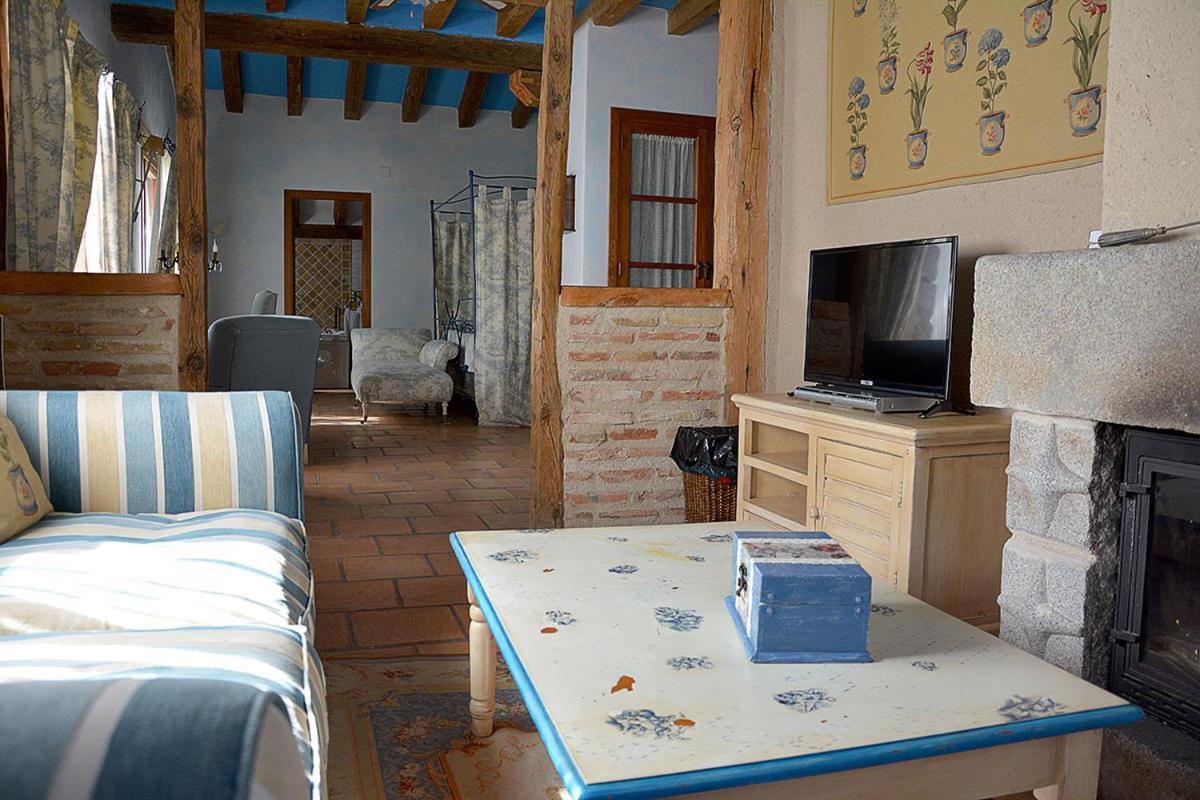 Posada Fuenteplateada Collado Hermoso Eksteriør billede