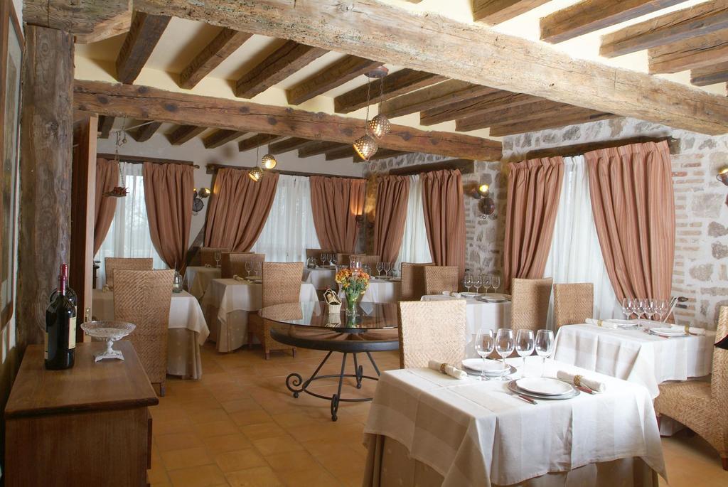 Posada Fuenteplateada Collado Hermoso Eksteriør billede