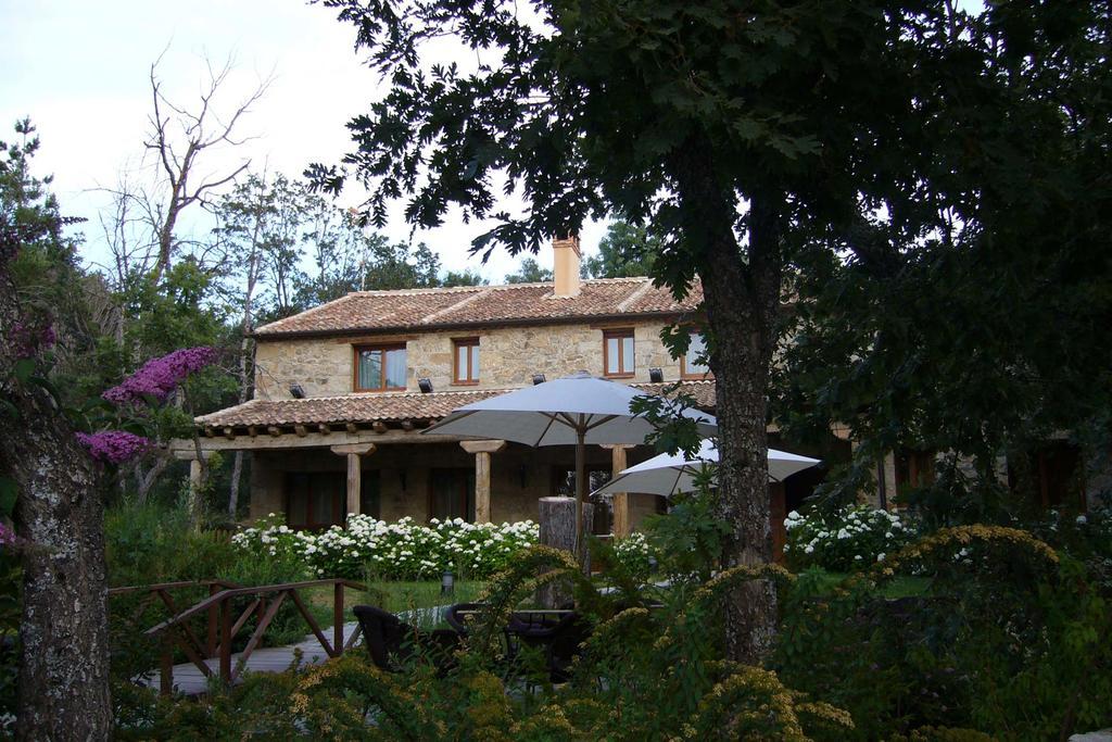 Posada Fuenteplateada Collado Hermoso Eksteriør billede