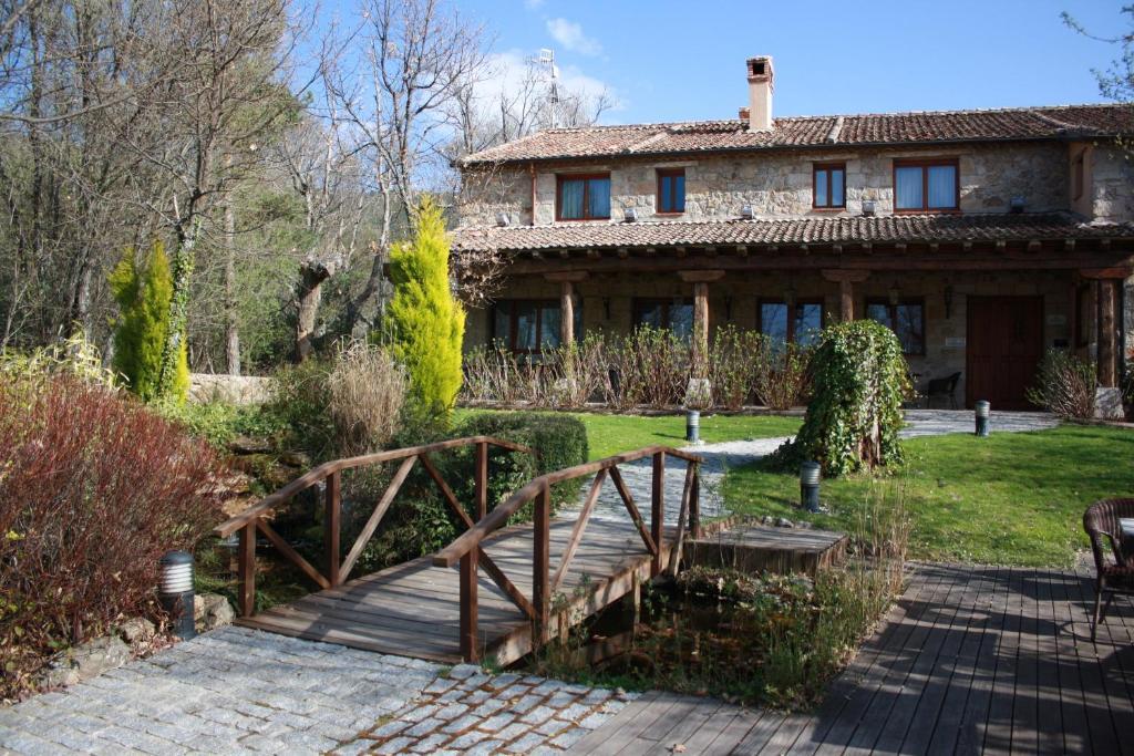 Posada Fuenteplateada Collado Hermoso Eksteriør billede