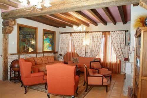 Posada Fuenteplateada Collado Hermoso Eksteriør billede